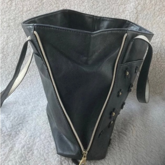 Leather relic shoulder bag - Picture 3 of 6